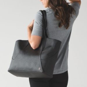 Lululemon All Day Tote Black 26L